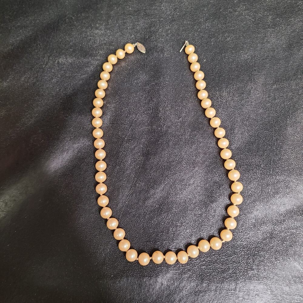Vintage 90s faux pearl necklace